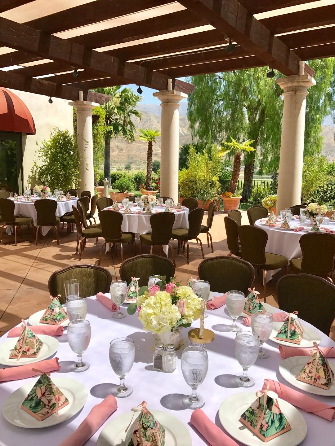 Courtyard patio at Angeles National Golf Club