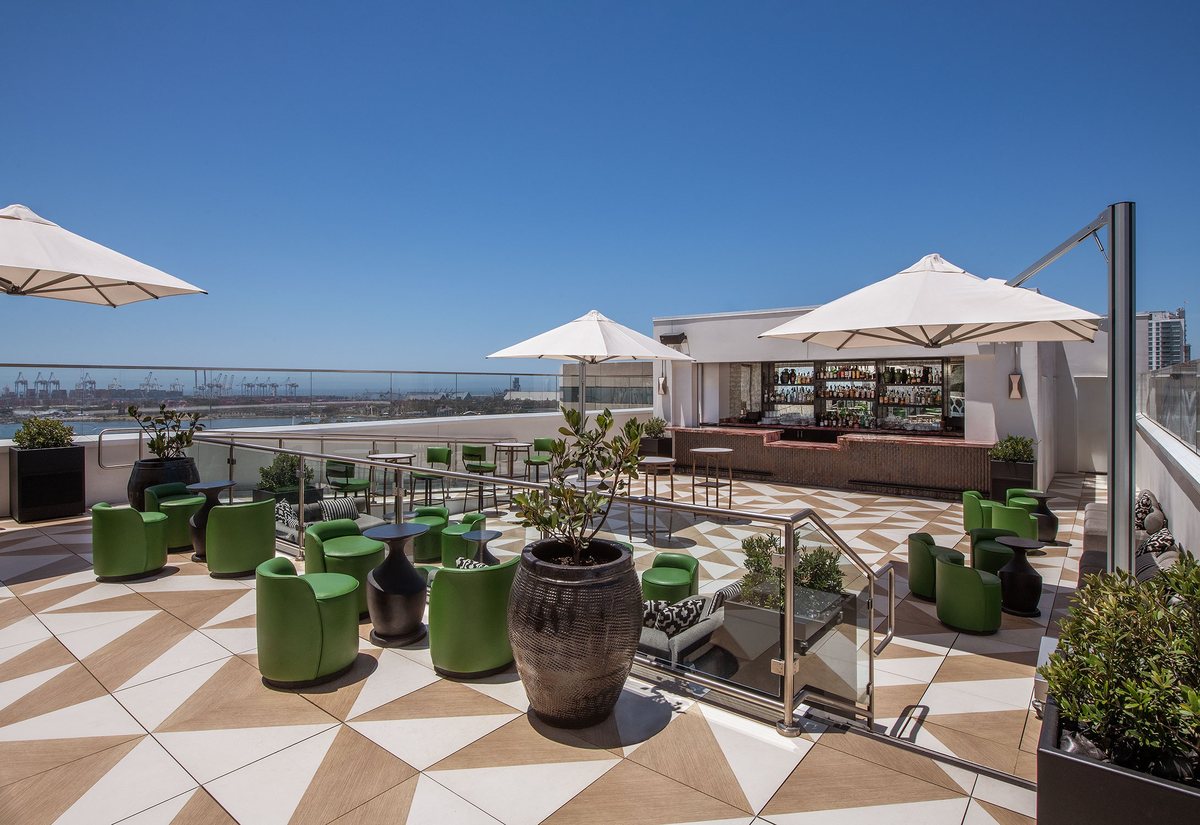 HALO, the rooftop bar at Fairmont Breakers Long Beach