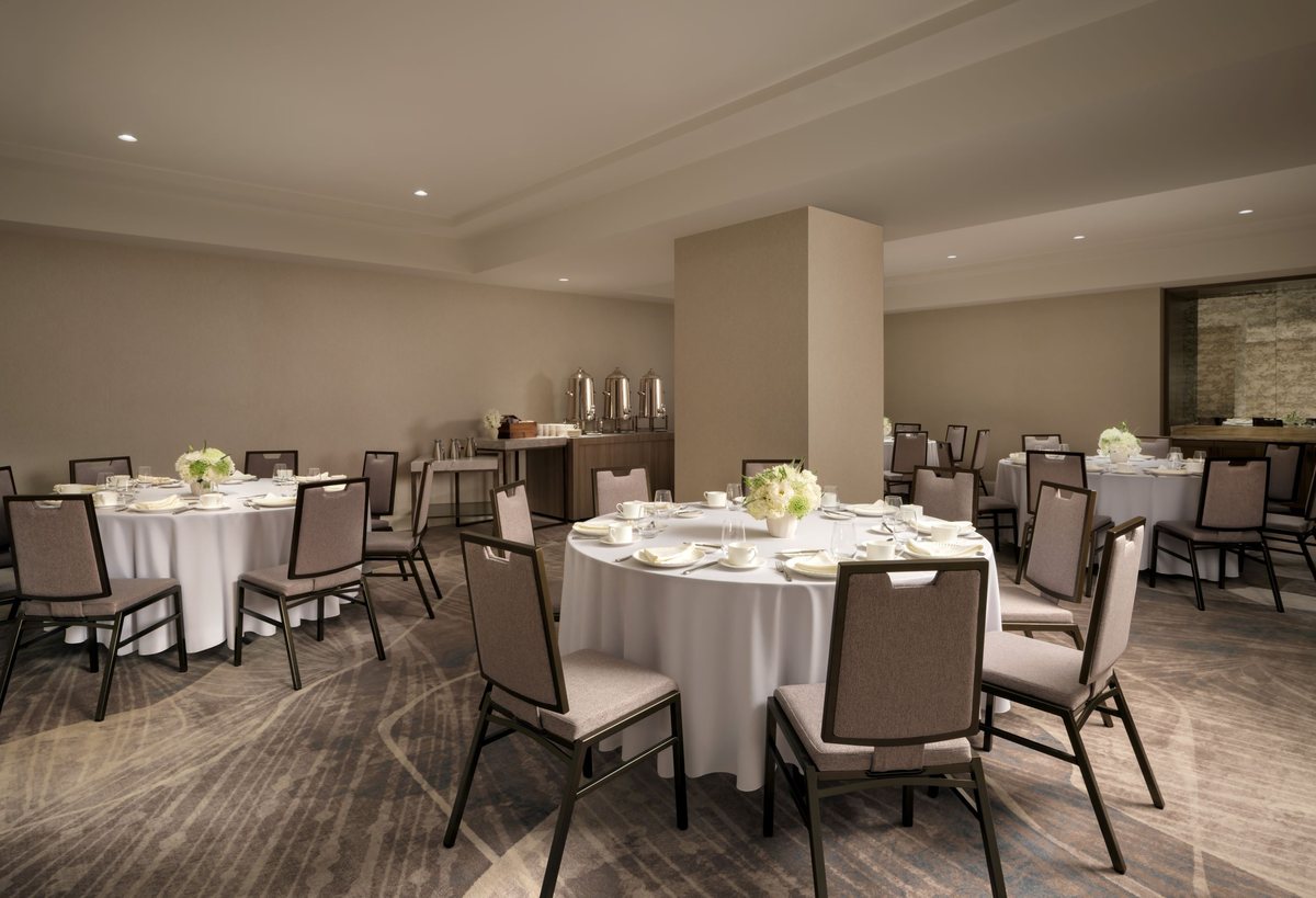 Nautilus at Fairmont Breakers Long Beach set with round tables