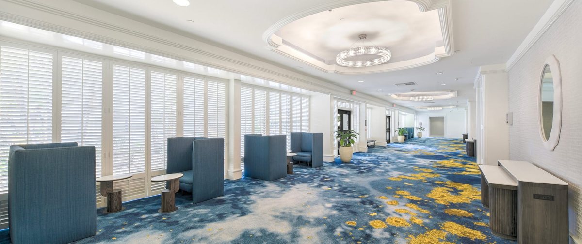 The Crystal Foyer at Hilton Irvine/Orange County Airport