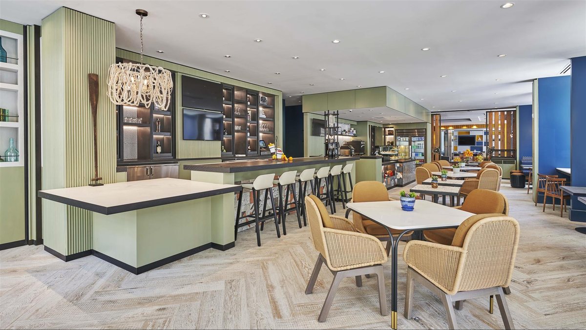 Watercraft Market and Lounge at Hyatt Centric The Pike Long Beach with a counter and lounge seating