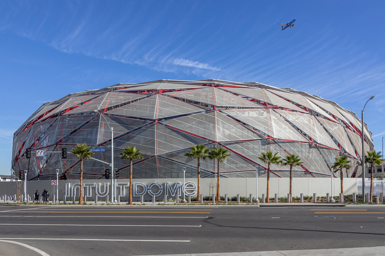Intuit Dome diagrid shell on Prairie Avenue