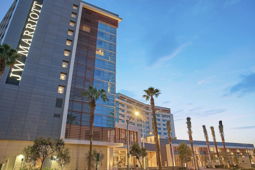 JW Marriott Anaheim Resort entrance