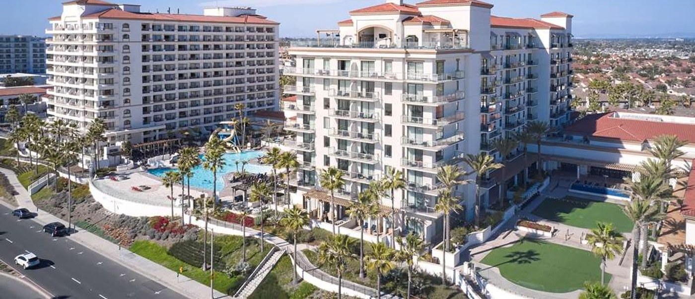 The Waterfront Beach Resort — Vista Lawns sit off Twin Dolphin Tower